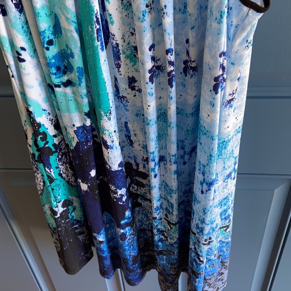 Dress - Picture 4 of 4